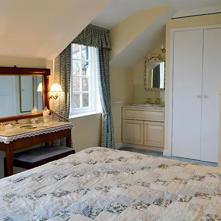 White Rose Robin Hood's Bay